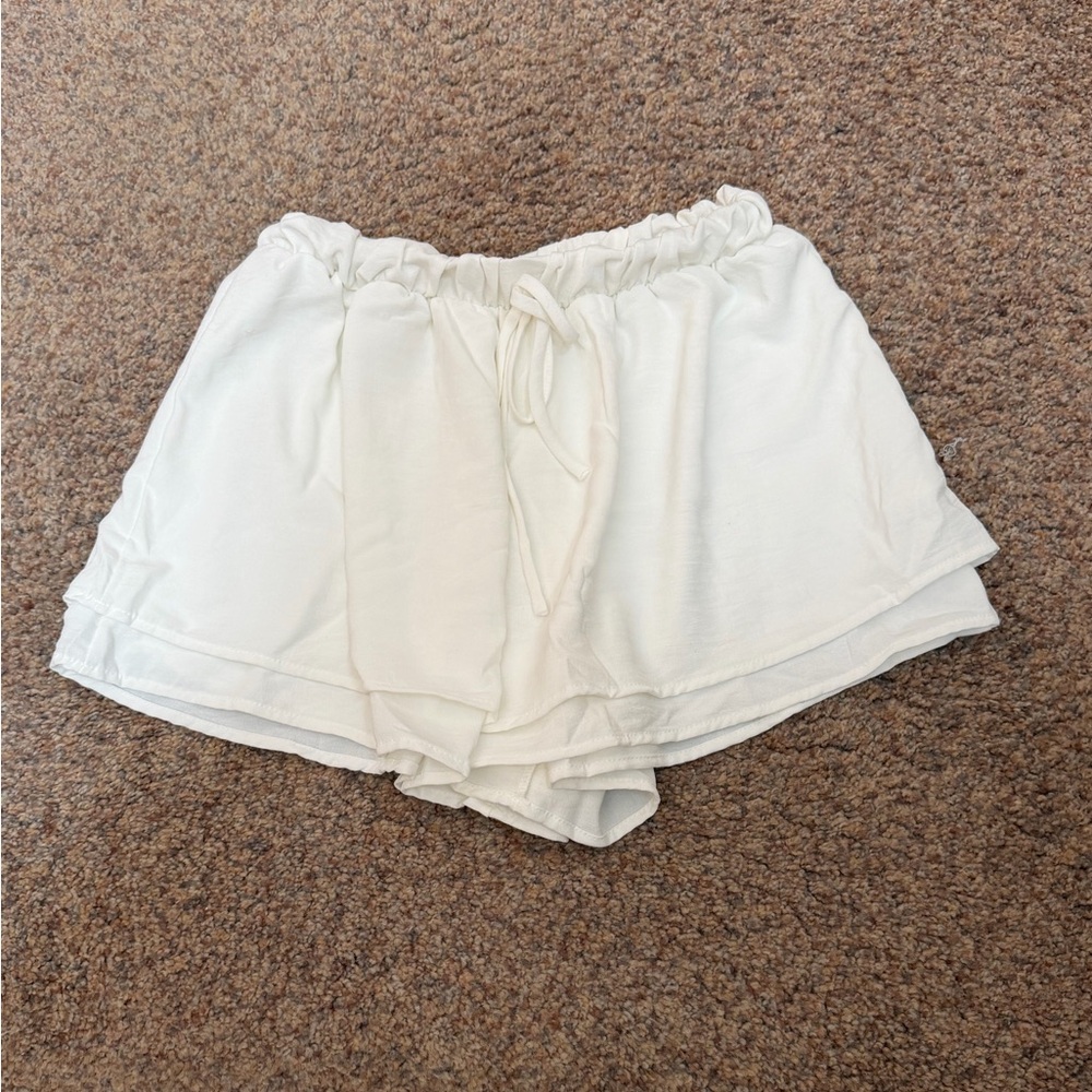NWOT - Stylive - Women's White Drawstring Shorts